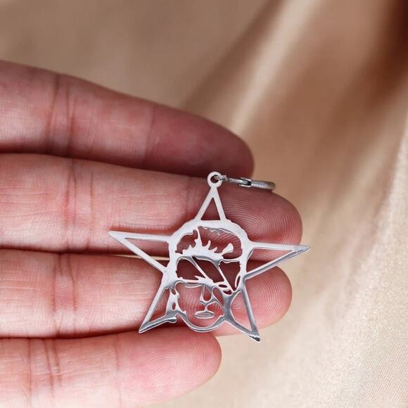 David Bowie Ziggy Stardust earrings - Picture 3 of 5